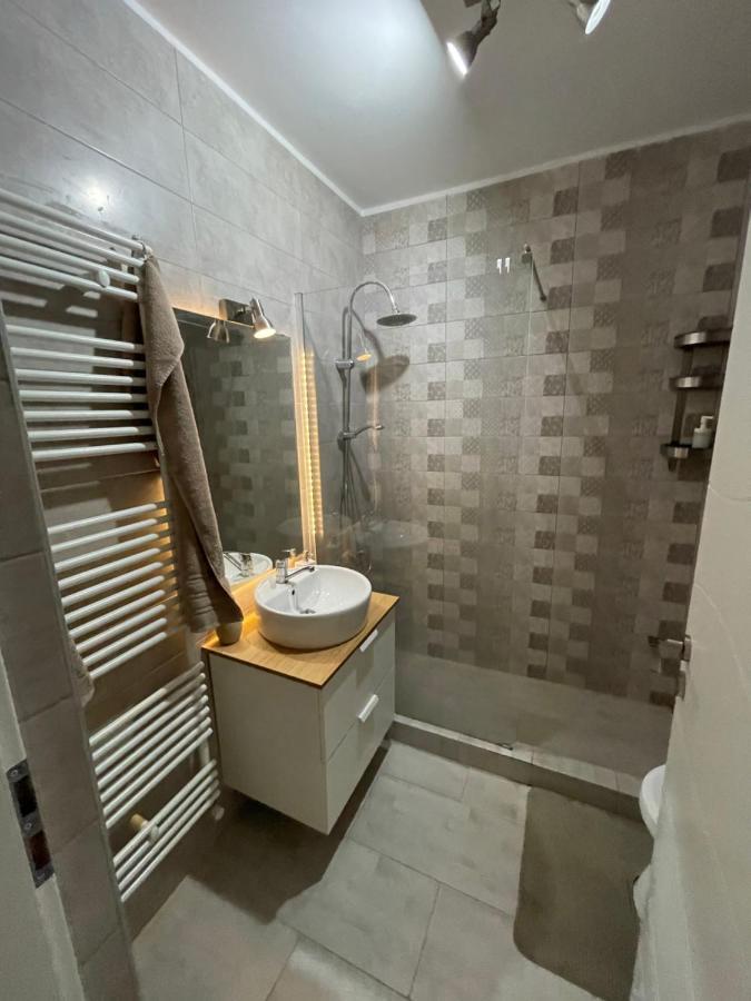Pearl Luxury Apartment Near Presidential Palace ブカレスト エクステリア 写真