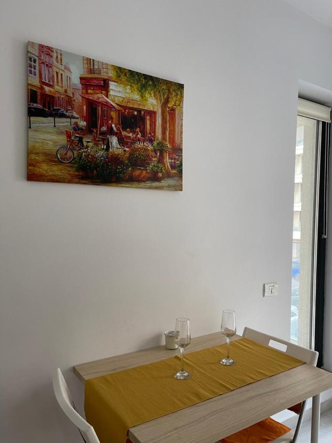 Pearl Luxury Apartment Near Presidential Palace ブカレスト エクステリア 写真