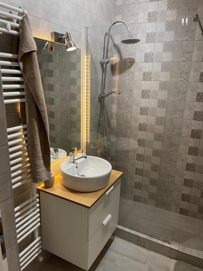 Pearl Luxury Apartment Near Presidential Palace ブカレスト エクステリア 写真